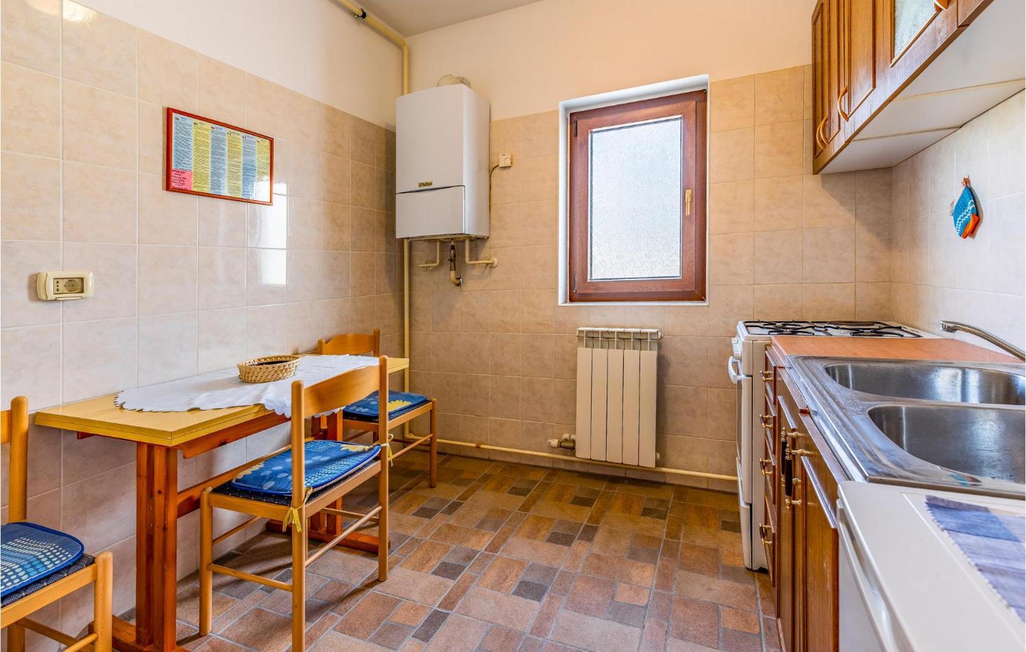 Gorgeous Apartment In Pula With Kitchen Buitenkant foto
