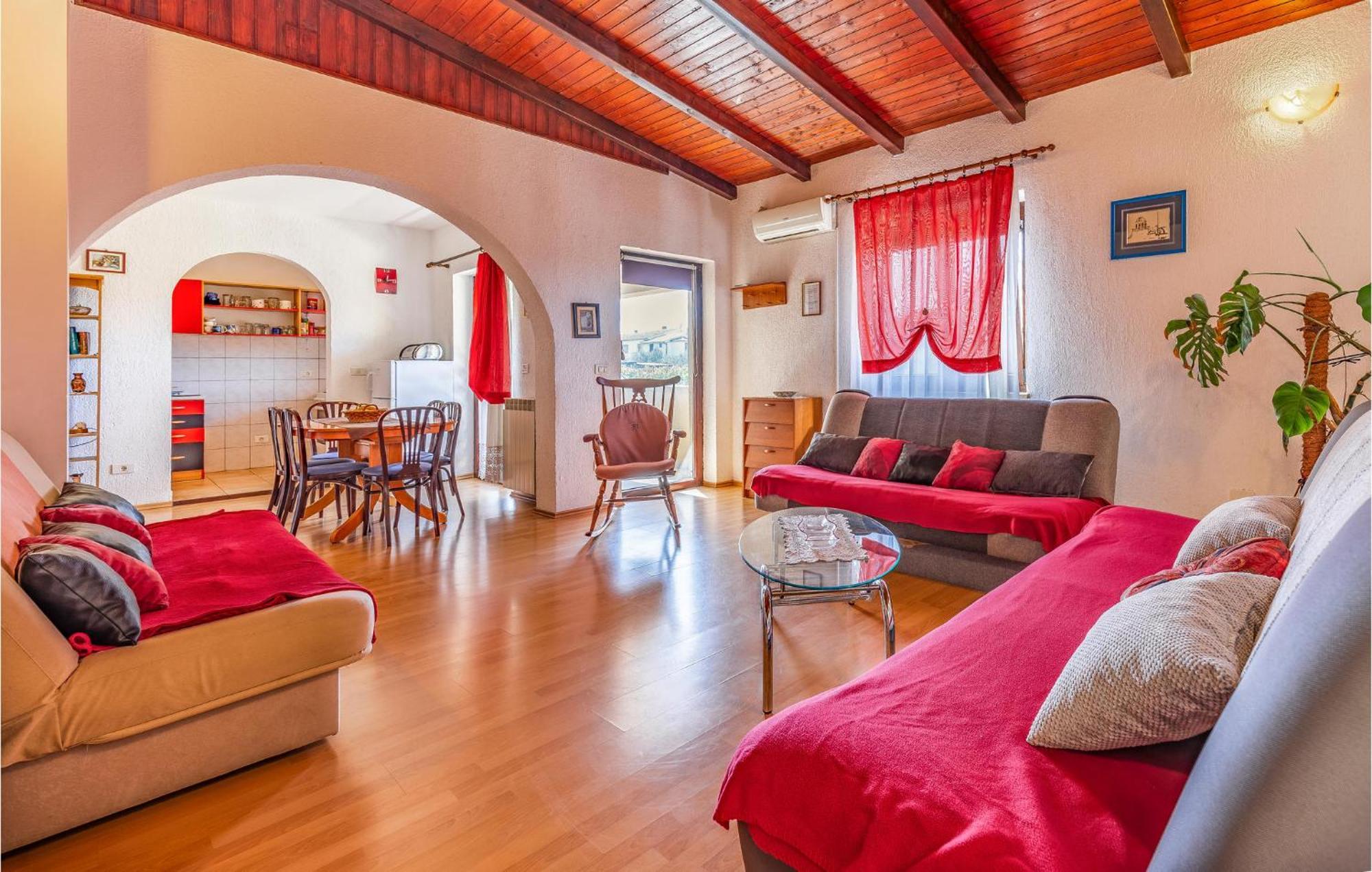 Gorgeous Apartment In Pula With Kitchen Buitenkant foto