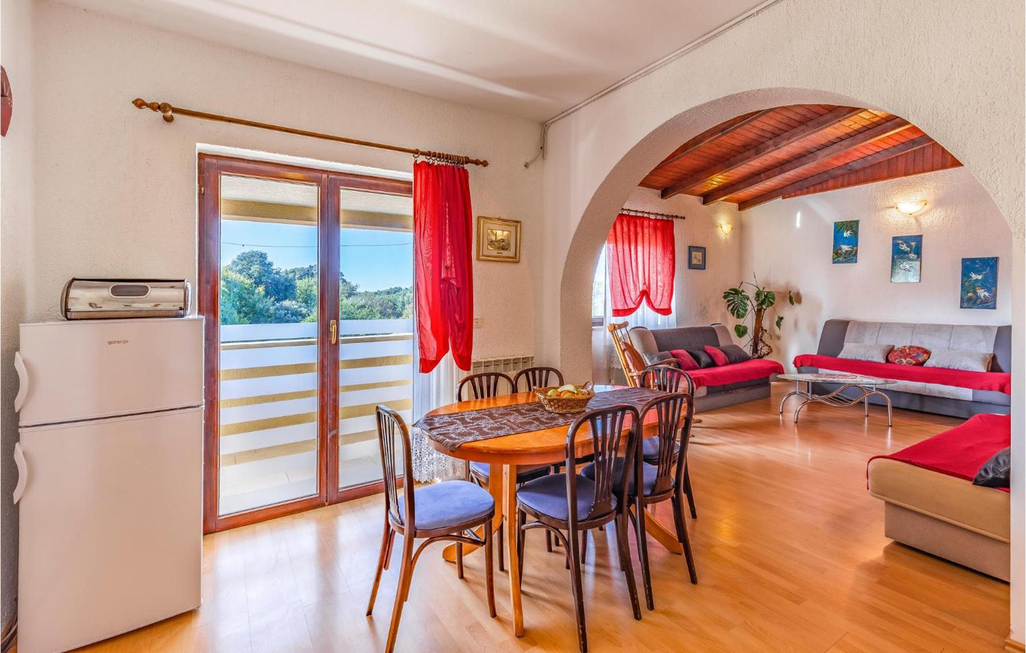 Gorgeous Apartment In Pula With Kitchen Buitenkant foto