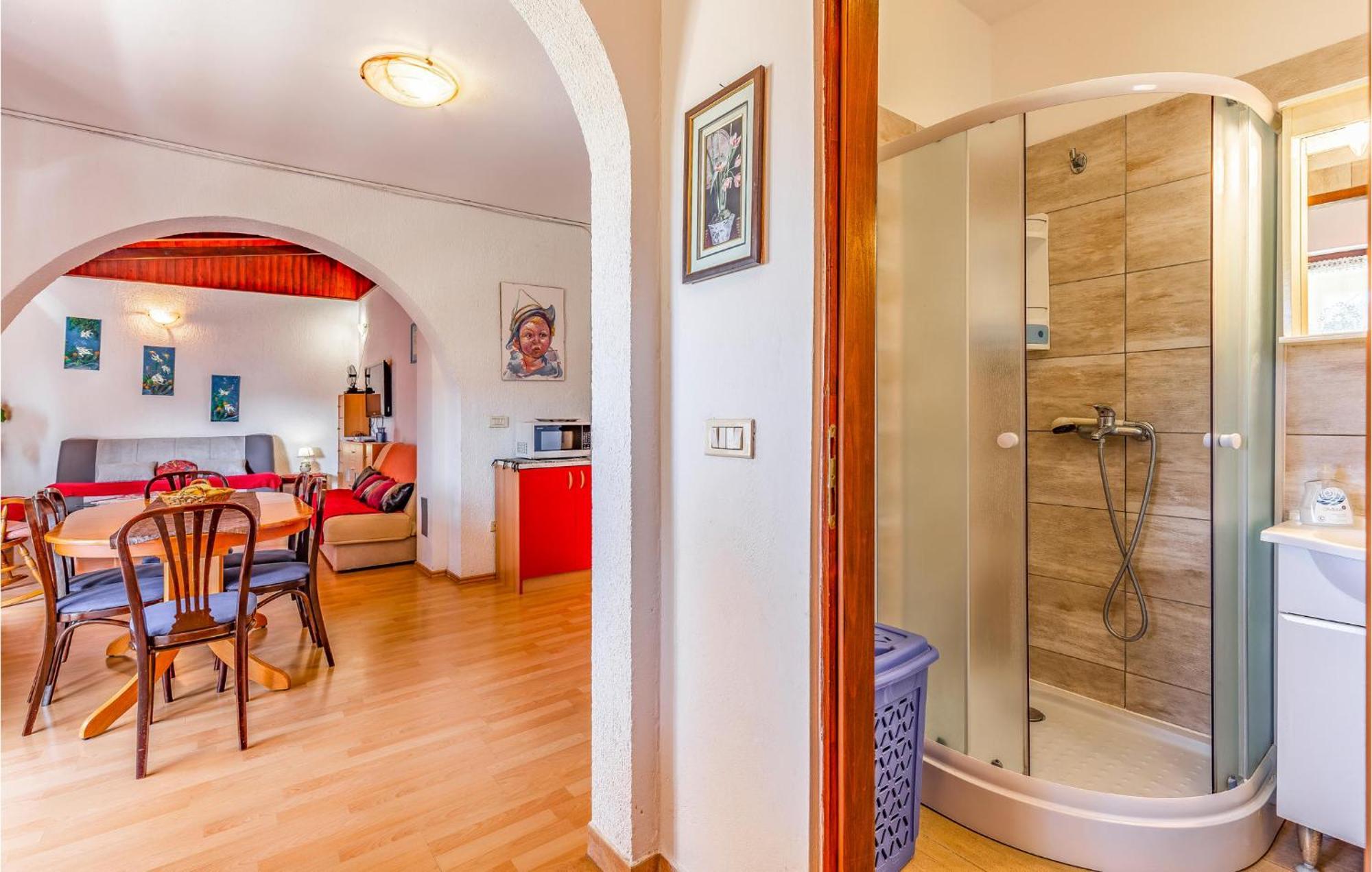 Gorgeous Apartment In Pula With Kitchen Buitenkant foto