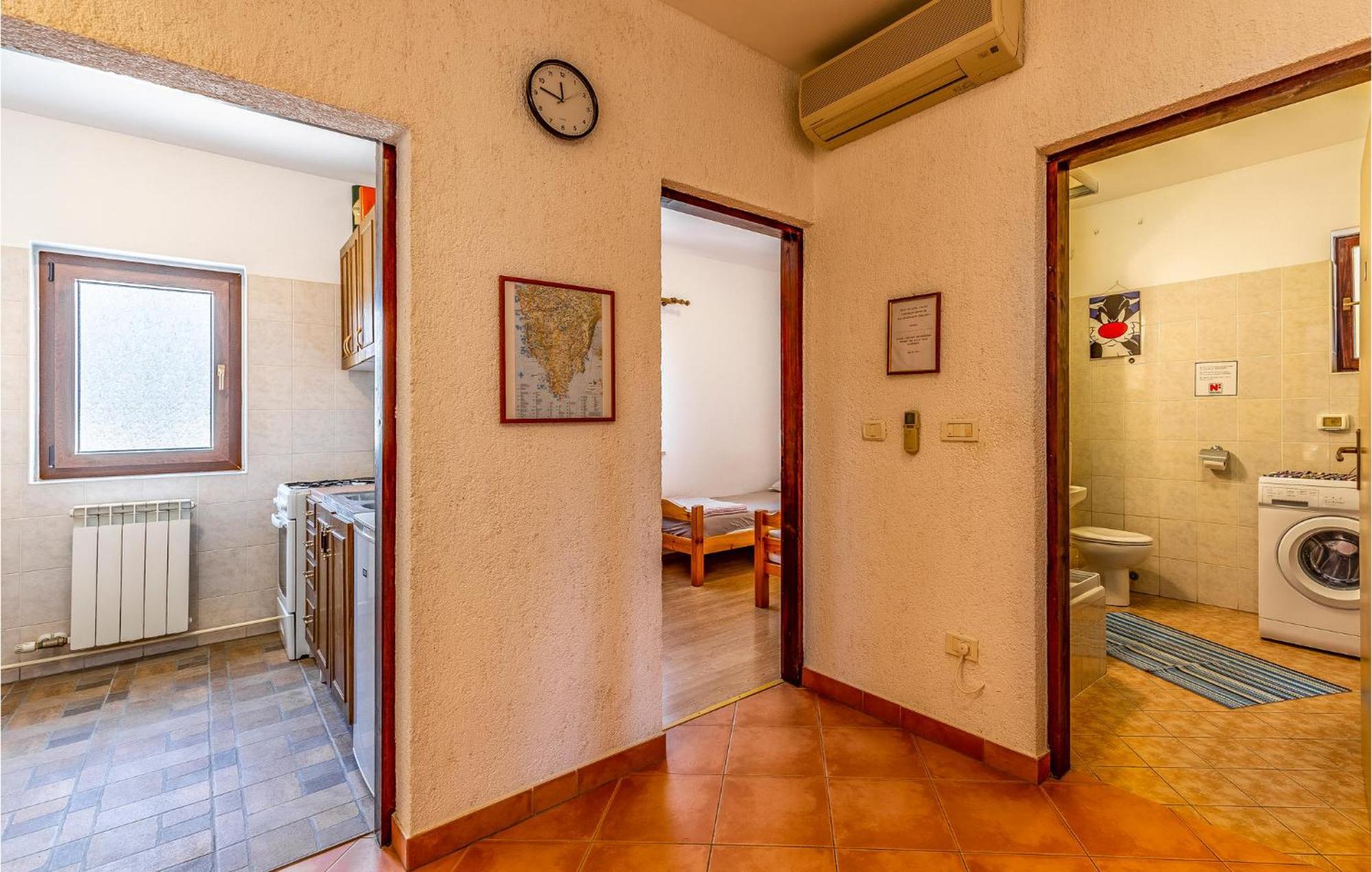 Gorgeous Apartment In Pula With Kitchen Buitenkant foto