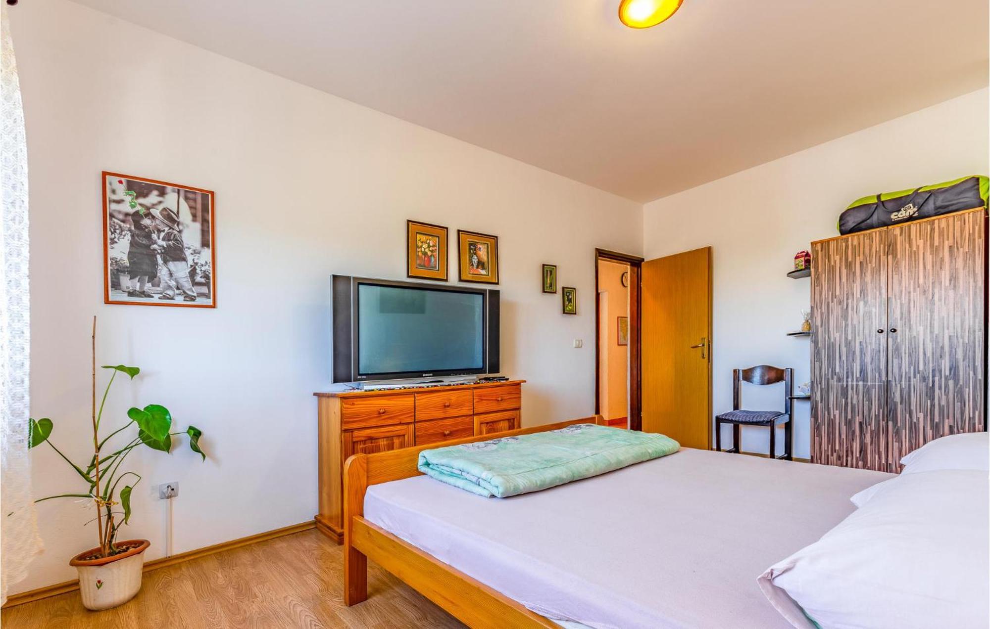 Gorgeous Apartment In Pula With Kitchen Buitenkant foto